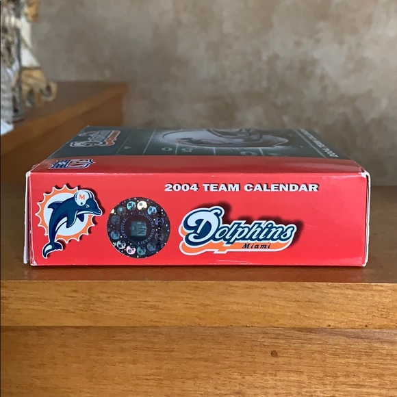 Miami Dolphins 2004 Team Calendar - Picture 3 of 8